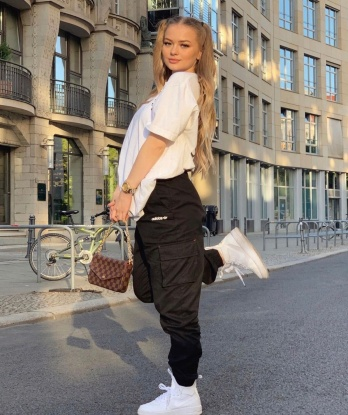 Проститутка Лидиана